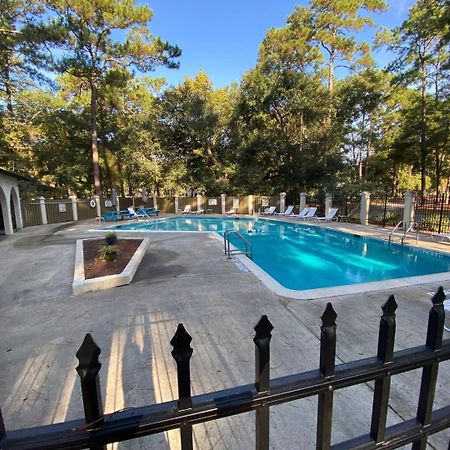 #111 Elaborate Condo Ideal Location 2Brm/2 Parking Hilton Head Island Bagian luar foto